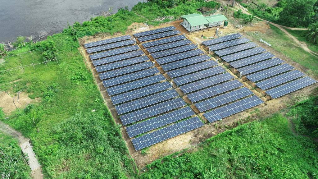 The picture shows the China Power Construction Suriname Village Microgrid Photovoltaic Project. (Image provided by respondents)