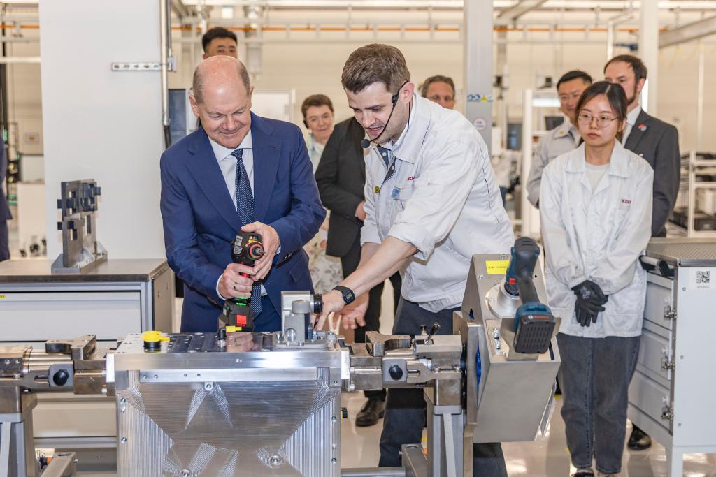 On April 14th, German Chancellor Schultz visited Bosch Hydrogen Power Systems (Chongqing) Co., Ltd. located in Jiulongpo District, Chongqing.