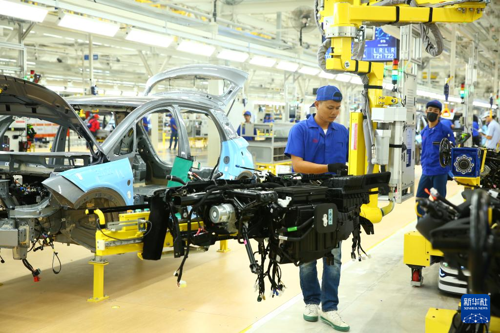 On July 4th, workers were working at the BYD Thailand factory located in Rayong Province, Thailand. Photo by Xinhua News Agency reporter Sun Weitong