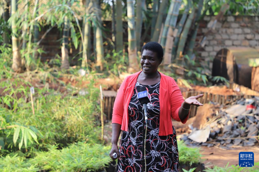 On August 16th, Flavia Munaba, President of the Uganda Bamboo Association, was interviewed by reporters in Kampala. Xinhua News Agency (Photo by Ronald Sekandi)