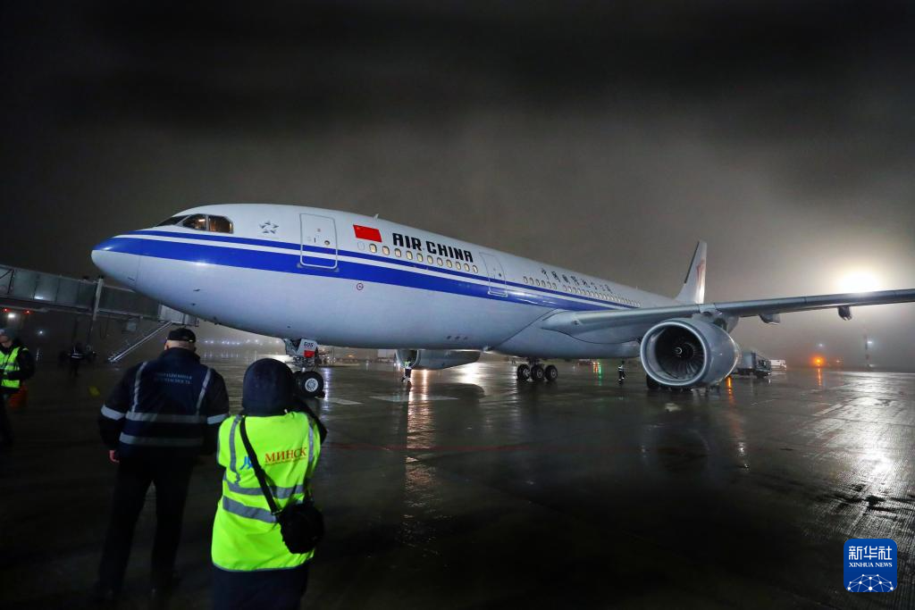 On December 28th, the first flight of the Beijing Xi'an Minsk route arrived at Minsk National Airport in Belarus. Xinhua News Agency (Photo by Ren Kofu)