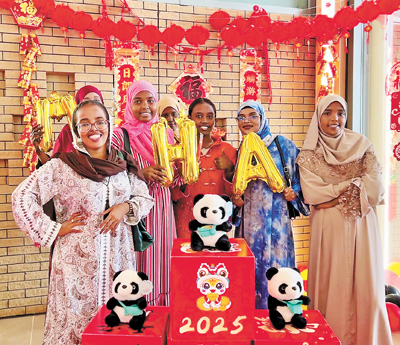 Students participating in the Djibouti Confucius Institute Spring Festival Gala took a group photo as a souvenir. Photo by Li Wenbiao