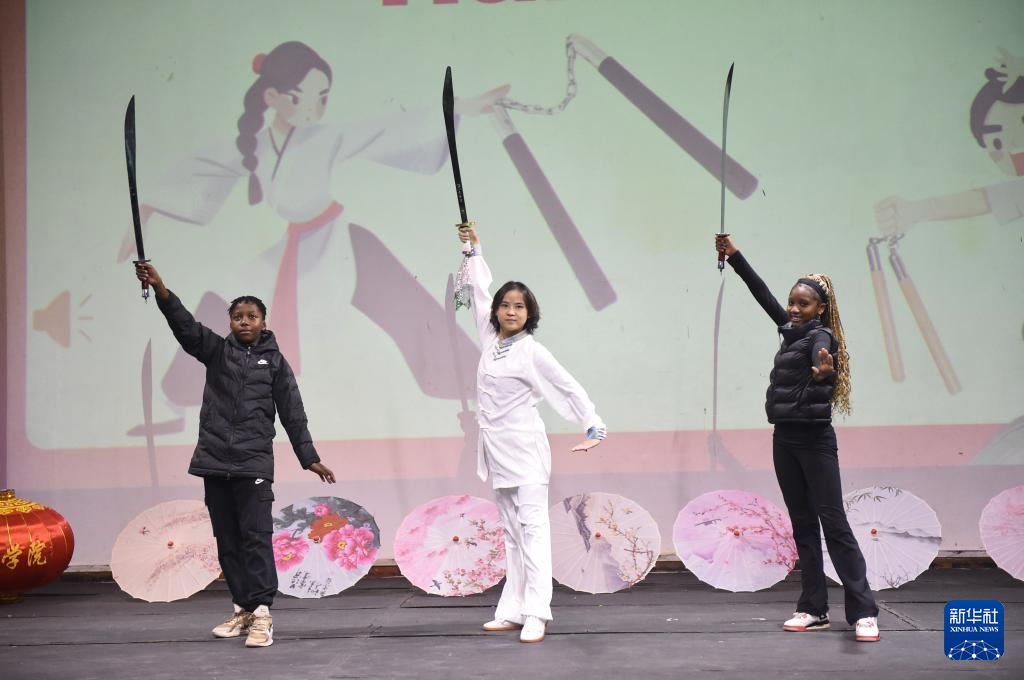 On July 29, in Gaborone, the capital of Botswana, the teachers and students of the Confucius Institute at the University of Botswana performed martial arts in the activity of 