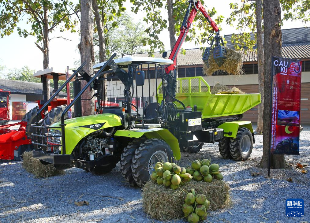 This is a photo of a Chinese made agricultural machinery taken on December 2nd at the Gan Phong Sheng campus of the Thai Agricultural University in the central Thai city of Pathum Thani. Photo by Xinhua News Agency reporter Sun Weitong
