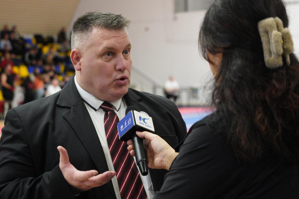 The Chairman of the Hungarian Martial Arts Federation, Vorga Istvan, was interviewed by Xinhua News Agency. Photo by Xinhua News Agency reporter Chen Hao