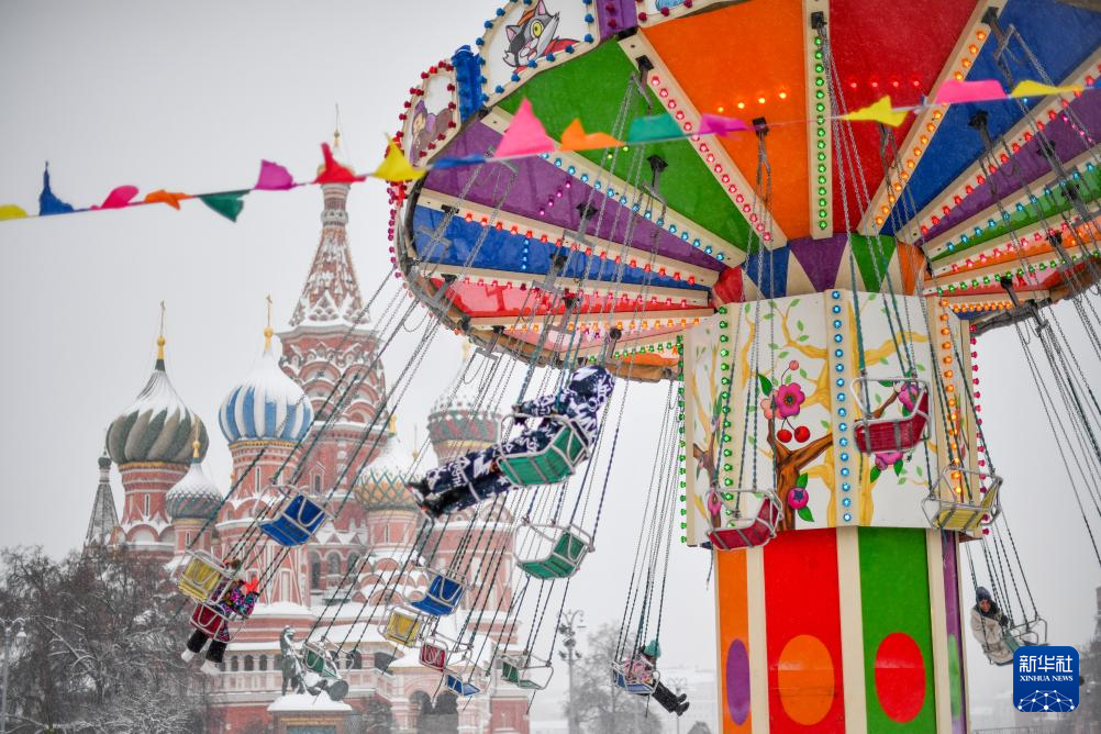 On January 28th, people ride amusement rides on Red Square in Moscow, Russia. Photo by Xinhua News Agency reporter Zhang Chaoqun