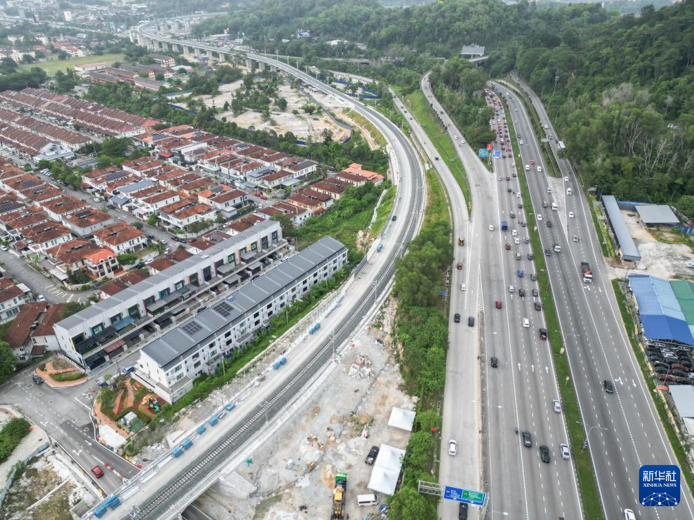 This is a drone photo taken on March 16th of the tracks of the Malaysia East Rail project near the Emag Station in Selangor, Malaysia. Photo by Xinhua News Agency reporter Chen Zeguo